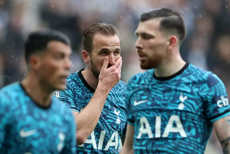 Jogadores do Tottenham devolverão dinheiro de ingresso aos torcedores após goleada