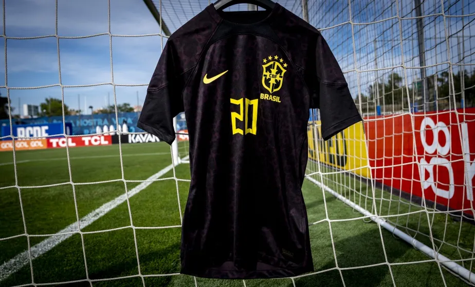Seleção brasileira joga na Espanha e faz ação contra o racismo