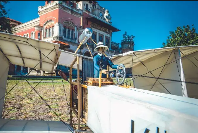 Museu do catavento faz exposição para comemorar o 150º aniversário de Santos Dumont