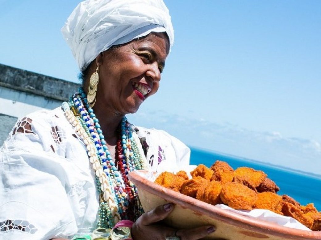 Saiba como as mulheres conseguiam sua alforria com o acarajé